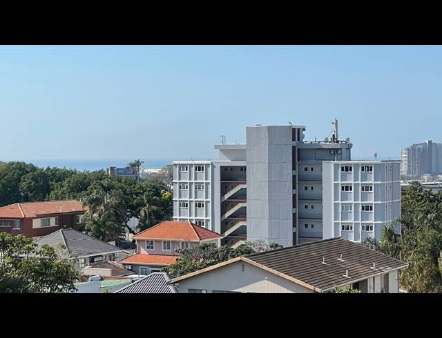 2.5 BEDROOM APARTMENT FOR SALE IN ESSENWOOD
